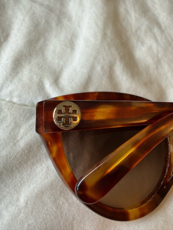 Tory Burch Tortoiseshell Cat-Eye Sunglasses with Orange Case main image 10